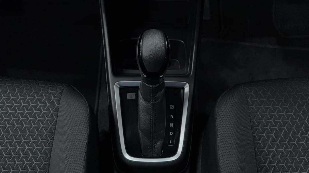 2023 Suzuki Swift Gl Navi Plus, Automatic, 18593 km, Gear Lever 