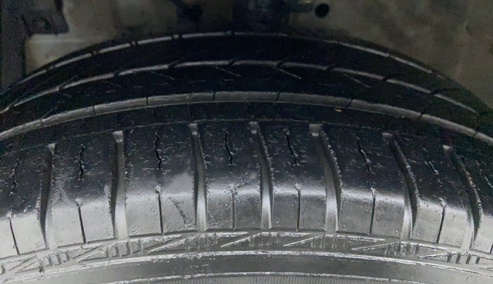 2013 Maruti Ertiga VDI ABS, Diesel, Manual, Left Front Tyre Tread