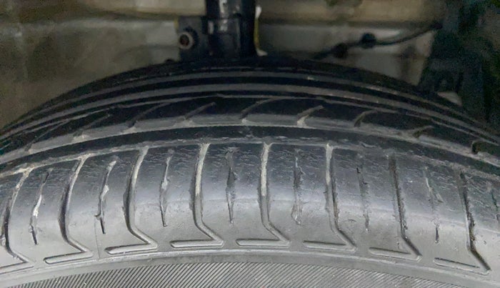 2013 Maruti Ertiga VDI ABS, Diesel, Manual, Right Front Tyre Tread