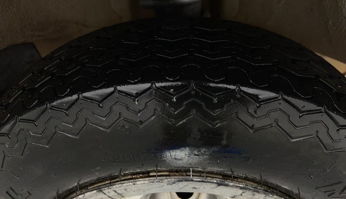 2017 Maruti OMNI E 8 STR, Petrol, Manual, 29,054 km, Right Front Tyre Tread