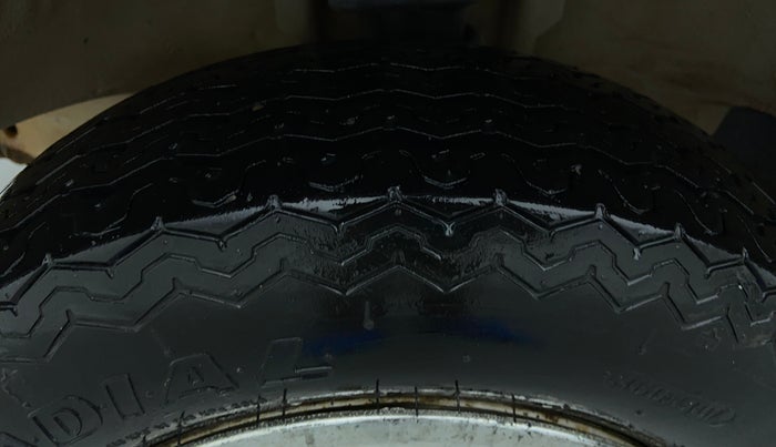 2017 Maruti OMNI E 8 STR, Petrol, Manual, 29,054 km, Left Front Tyre Tread