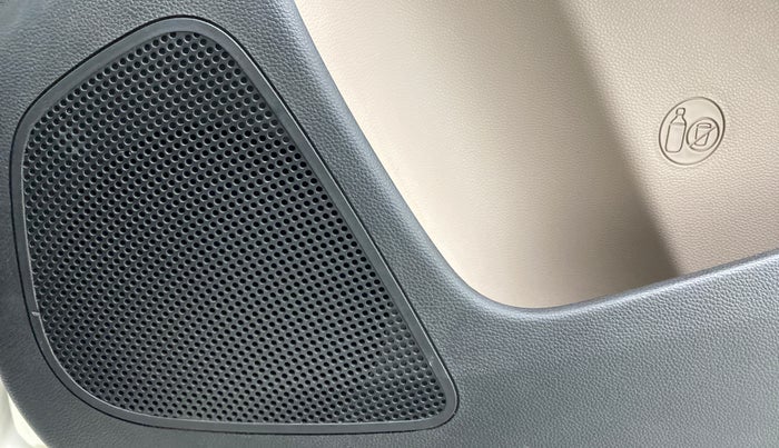 2016 Hyundai Grand i10 ASTA 1.2 (O) VTVT, Petrol, Manual, 33,893 km, Infotainment system - Rear speakers missing / not working