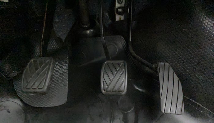 2014 Maruti Wagon R Stingray VXI, Petrol, Manual, 25,307 km, Pedals