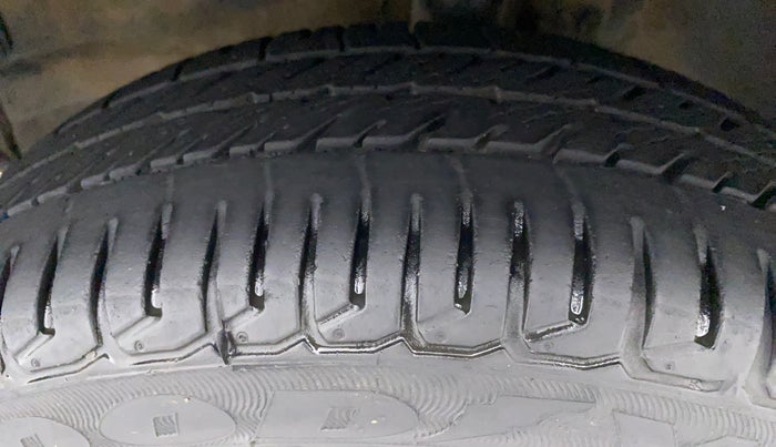 2014 Maruti Wagon R Stingray VXI, Petrol, Manual, 25,307 km, Left Front Tyre Tread