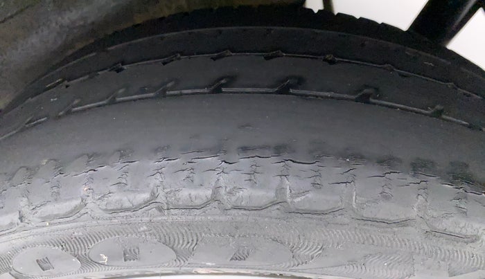 2014 Maruti Wagon R Stingray VXI, Petrol, Manual, 25,307 km, Left Rear Tyre Tread