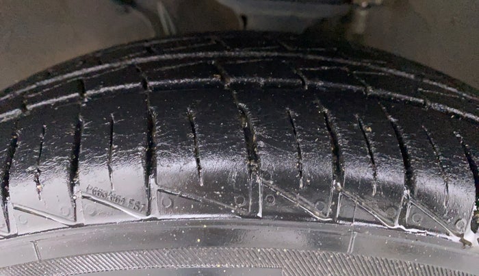 2019 Maruti Alto VXI, Petrol, Manual, 17,777 km, Left Front Tyre Tread