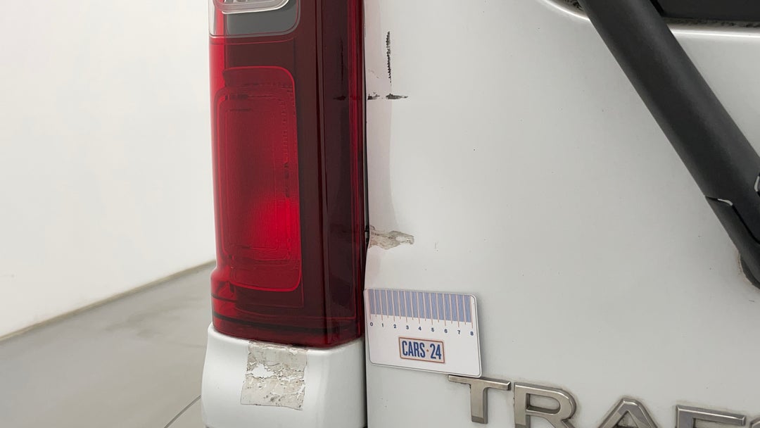 Boot / Tailgate Tailgate Dent