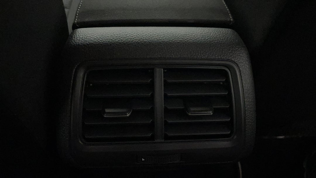 2019 Volkswagen Golf 110 Tsi Trendline, Automatic, 129370 km, Rear A/C Vent