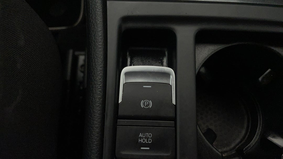 2019 Volkswagen Golf 110 Tsi Trendline, Automatic, 129370 km, Handbrake