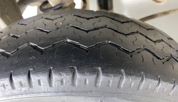 2018 Maruti Alto 800 LXI CNG, CNG, Manual, 95,040 km, Right Rear Tyre Tread