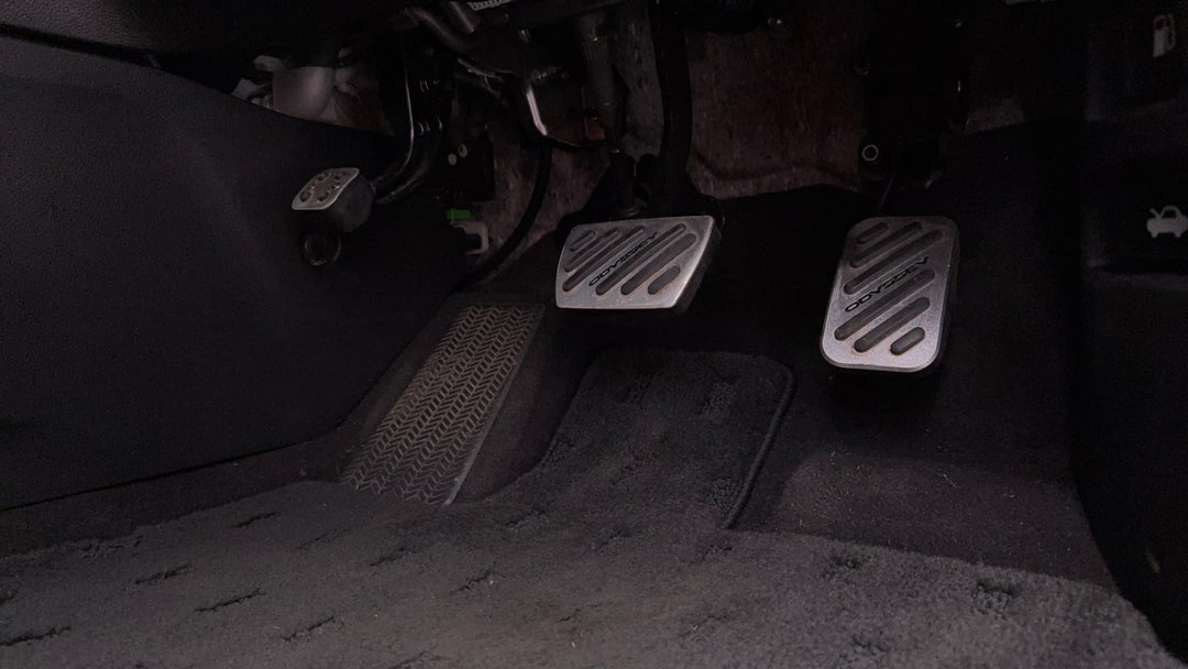 2017 Honda Odyssey Vti-l, Automatic, 90982 km, Pedals and Footmat