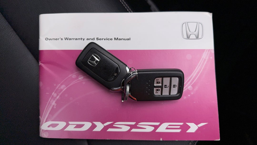 2017 Honda Odyssey Vti-l, Automatic, 90982 km, Key Close-up