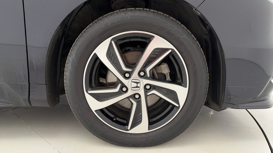 2017 Honda Odyssey Vti-l, Automatic, 90982 km, Right Front Wheel