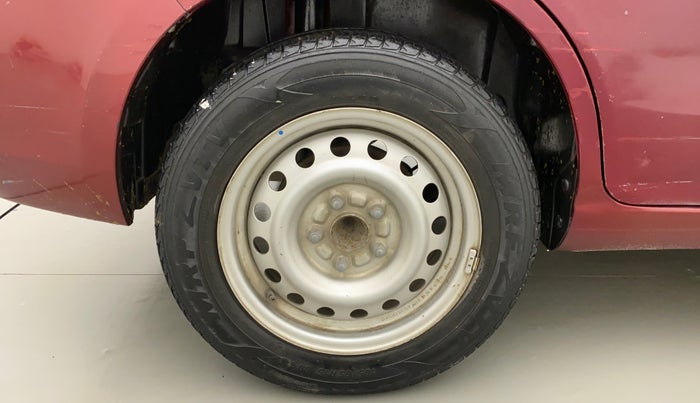 2014 Maruti Ertiga LXI, Petrol, Manual, 73,678 km, Right Rear Wheel