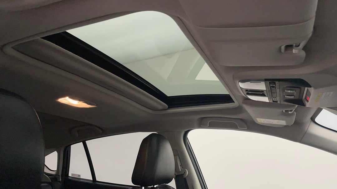 Interior Sunroof/Moonroof