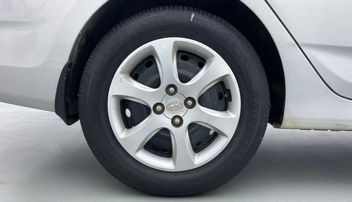 2014 Hyundai Verna FLUIDIC 1.4 CRDI, Diesel, Manual, 25,774 km, Right Rear Wheel