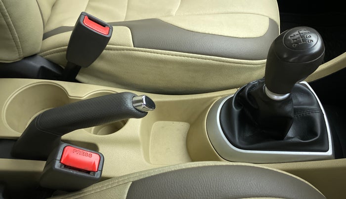 2014 Hyundai Verna FLUIDIC 1.4 CRDI, Diesel, Manual, 25,774 km, Gear Lever