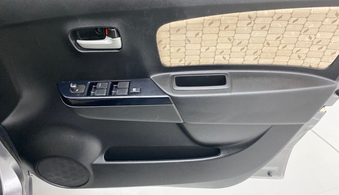 2017 Maruti Wagon R 1.0 VXI, Petrol, Manual, 13,423 km, Driver Side Door Panels Control
