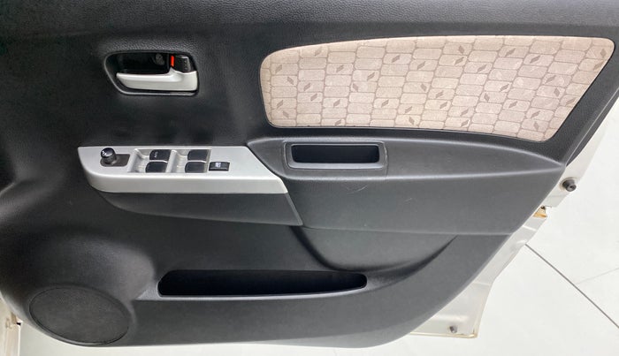 2016 Maruti Wagon R 1.0 VXI, Petrol, Manual, 52,607 km, Driver Side Door Panels Control