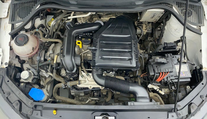 2020 Volkswagen Vento HIGHLINE 1.0 AT, Petrol, Automatic, 17,772 km, Engine Bonet View