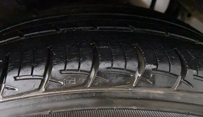 2018 Hyundai Elite i20 ASTA 1.2, CNG, Manual, 18,990 km, Left Rear Tyre Tread
