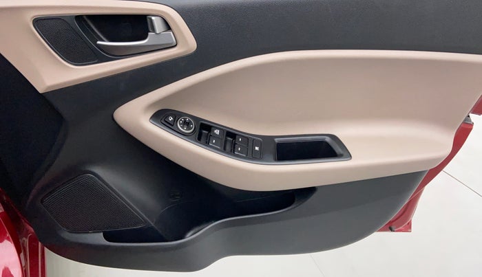 2018 Hyundai Elite i20 ASTA 1.2, CNG, Manual, 18,990 km, Driver Side Door Panels Control