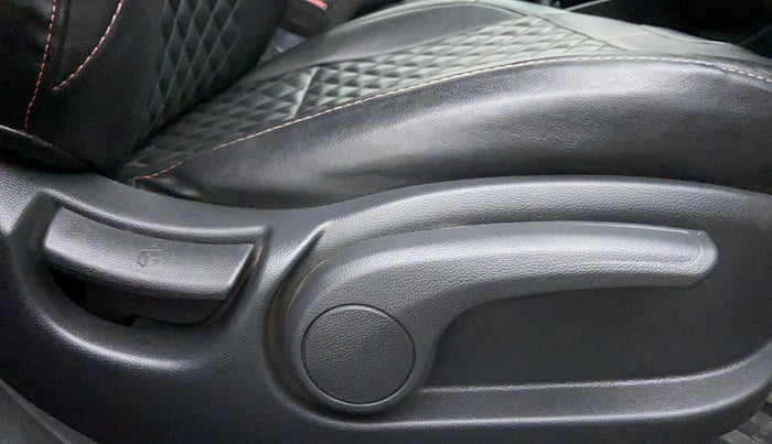 2018 Hyundai Elite i20 ASTA 1.2, CNG, Manual, 18,990 km, Driver Side Adjustment Panel