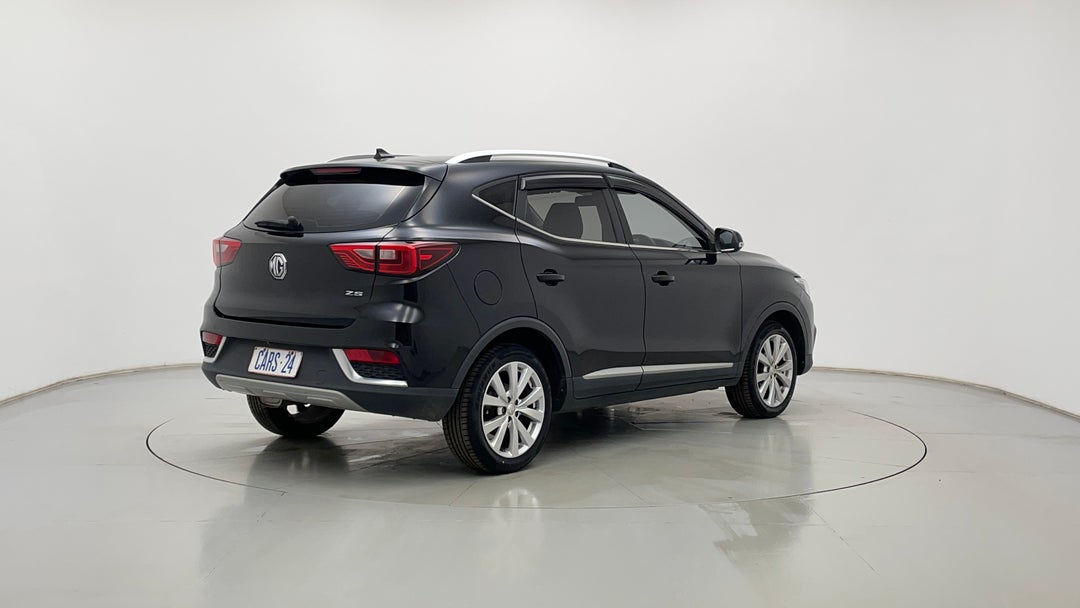 Right Back Diagonal (45- Degree) View