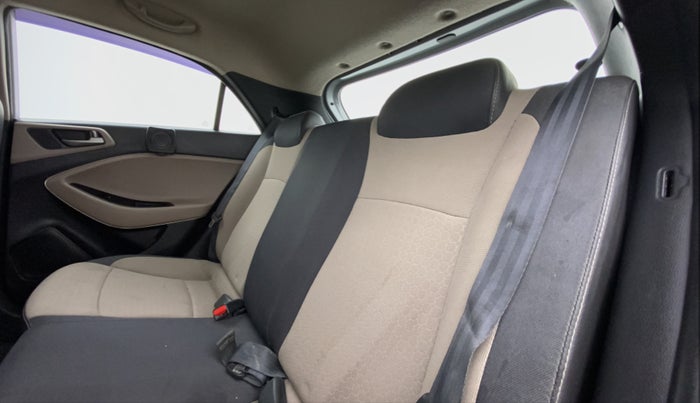 2014 Hyundai Elite i20 MAGNA 1.4 CRDI, Diesel, Manual, 39,370 km, Right Side Rear Door Cabin