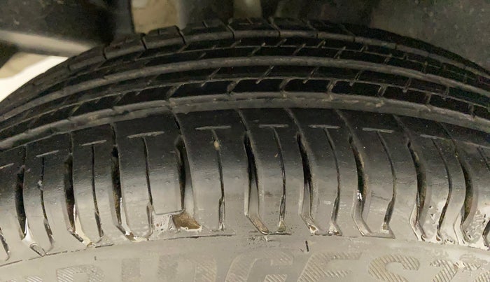 2023 Maruti Swift VXI CNG, CNG, Manual, 8,276 km, Right Rear Tyre Tread