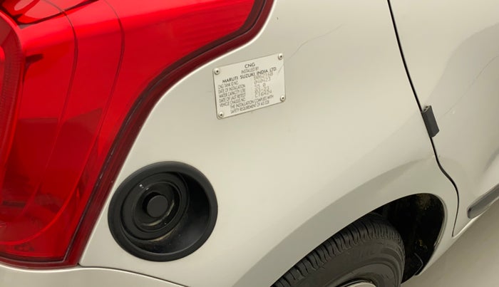 2023 Maruti Swift VXI CNG, CNG, Manual, 8,276 km, Right quarter panel - Minor scratches