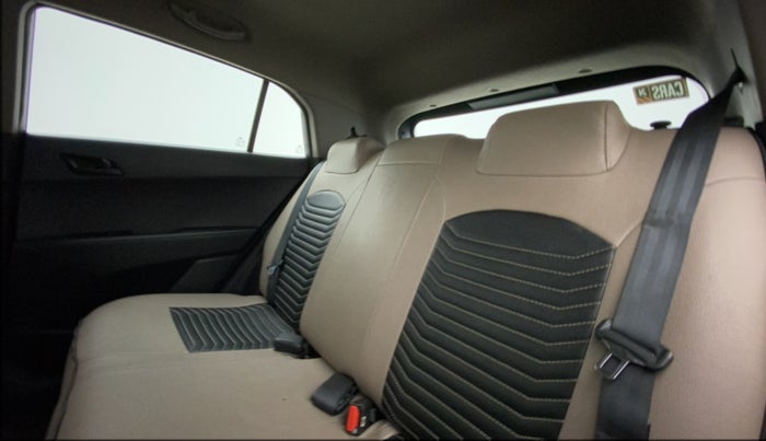 2016 Hyundai Creta E PLUS 1.6 PETROL, Petrol, Manual, 75,782 km, Right Side Rear Door Cabin