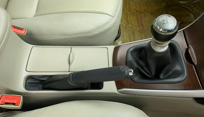 2012 Toyota Corolla Altis GL, Petrol, Manual, Gear Lever