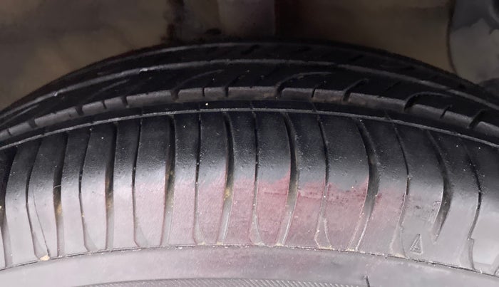 2015 Hyundai Grand i10 SPORTZ 1.2 KAPPA VTVT, Petrol, Manual, 49,312 km, Right Front Tyre Tread
