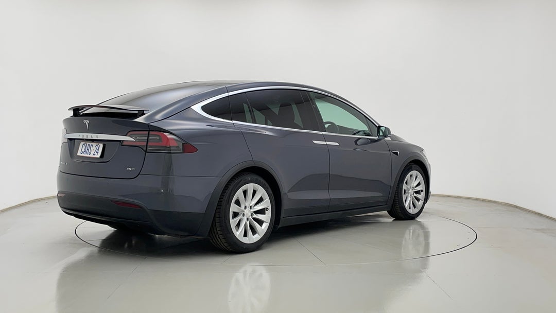 Right Back Diagonal (45- Degree) View