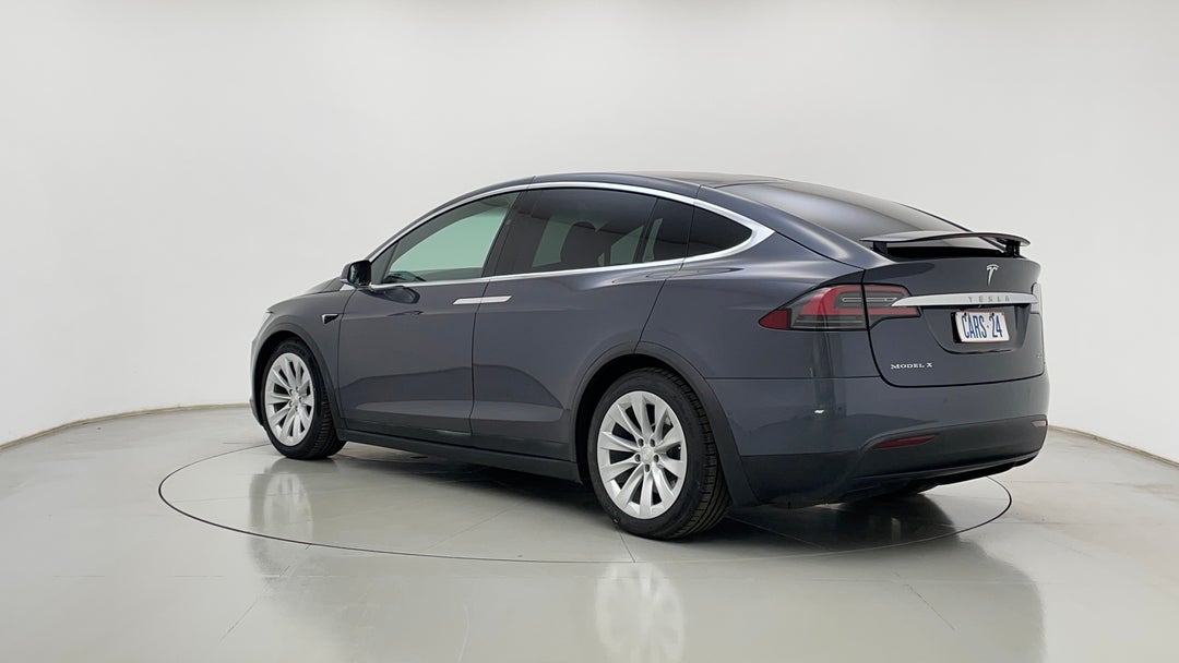 Left Back Diagonal (45- Degree) View