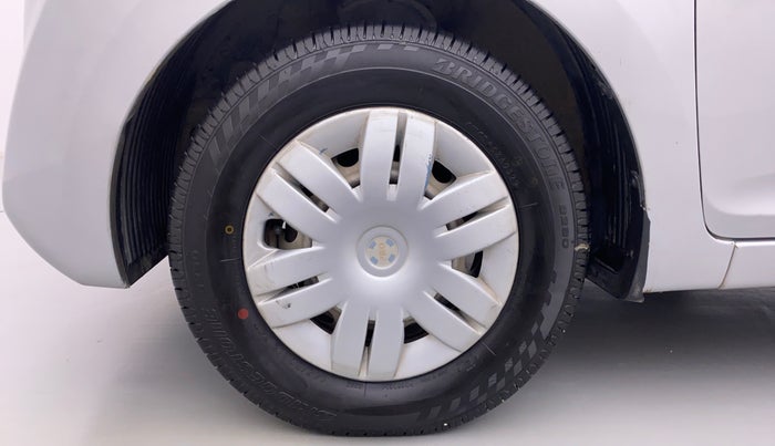 2015 Hyundai Eon ERA PLUS, Petrol, Manual, 60,837 km, Left Front Wheel