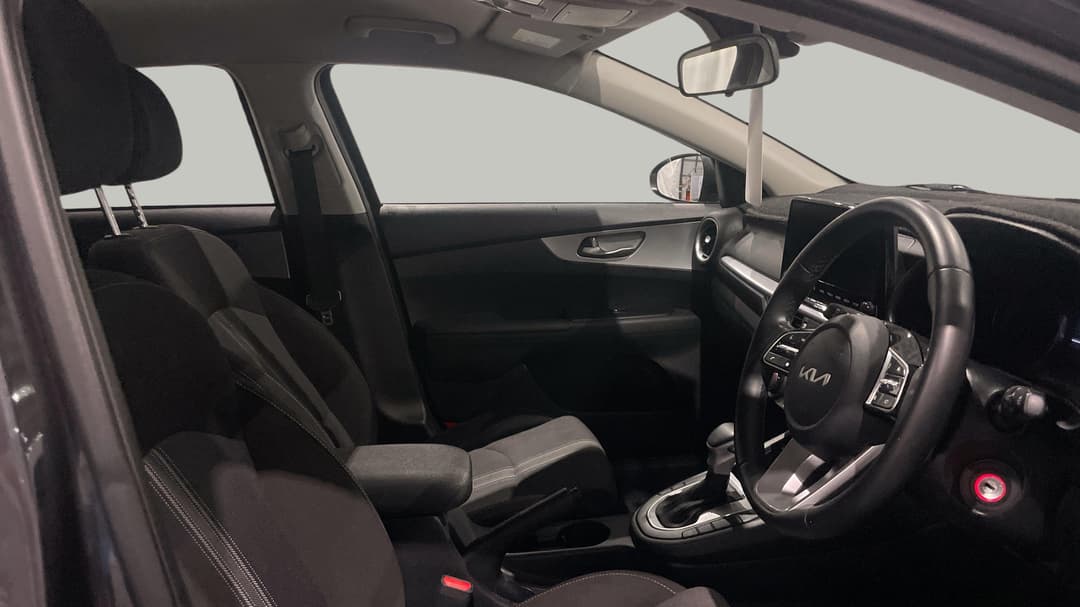 2021 Kia Cerato Sport, Automatic, 69903 km, Right Side Front Door Cabin View