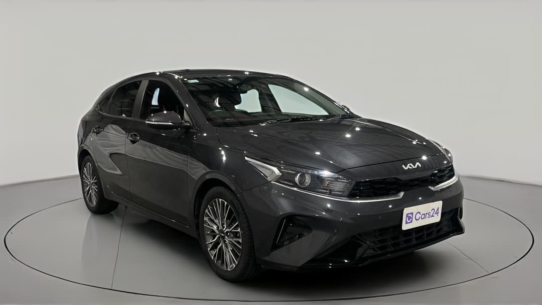 2021 Kia Cerato Sport, Automatic, 69903 km, Right Front Diagonal (45- Degree) View