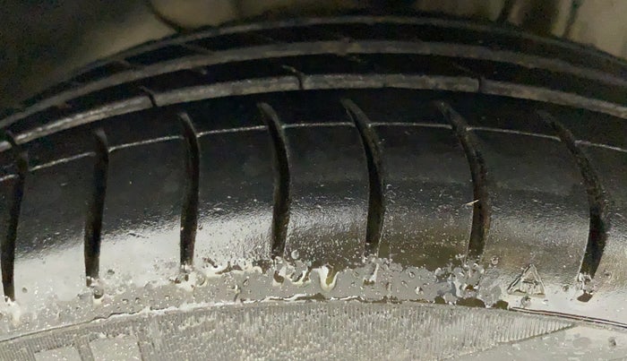 2018 Tata Tiago XZ PETROL, Petrol, Manual, 56,763 km, Right Front Tyre Tread