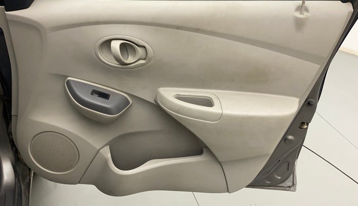 2015 Datsun Go T, Petrol, Manual, 33,363 km, Driver Side Door Panels Control