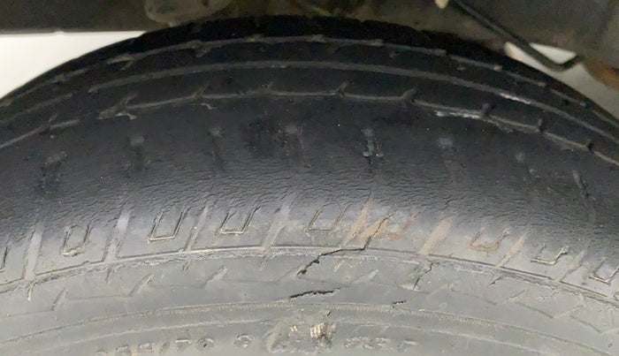 2015 Datsun Go T, Petrol, Manual, 33,363 km, Right Rear Tyre Tread