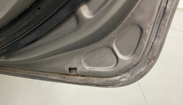 2015 Datsun Go T, Petrol, Manual, 33,363 km, Right rear door - Slightly rusted
