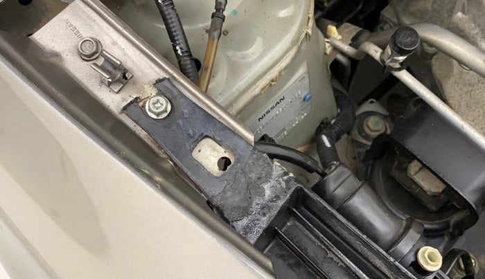 2015 Datsun Go T, Petrol, Manual, 33,363 km, Right headlight - Clamp has minor damage