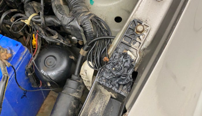 2015 Datsun Go T, Petrol, Manual, 33,363 km, Left headlight - Clamp has minor damage