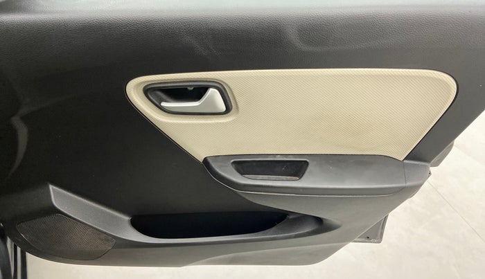 2019 Maruti Alto VXI, CNG, Manual, 20,623 km, Driver Side Door Panels Control