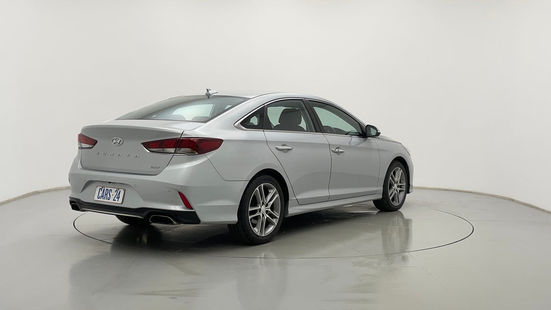 Right Back Diagonal (45- Degree) View