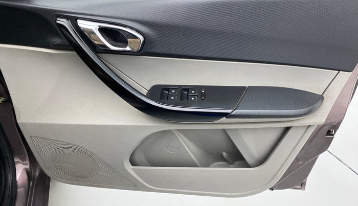 2017 Tata Tiago XZ 1.2 REVOTRON, Petrol, Manual, 54,165 km, Driver Side Door Panels Control