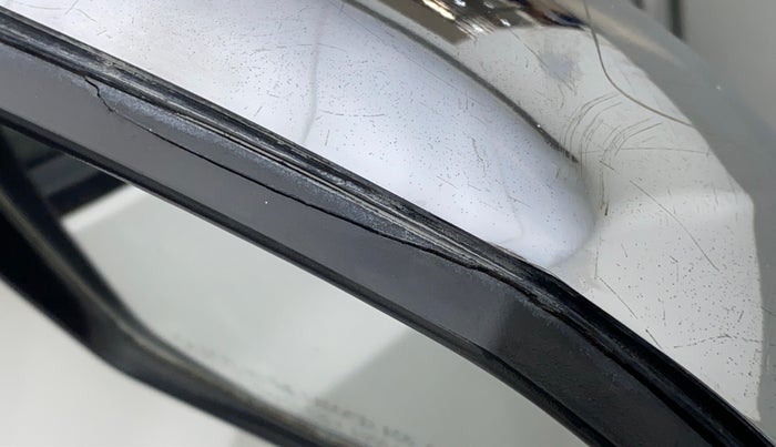 2014 Hyundai Grand i10 SPORTZ 1.2 KAPPA VTVT, Petrol, Manual, 26,499 km, Right rear-view mirror - Cover has minor damage