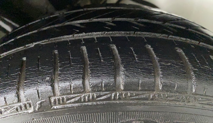 2014 Hyundai Grand i10 SPORTZ 1.2 KAPPA VTVT, Petrol, Manual, 26,499 km, Left Rear Tyre Tread